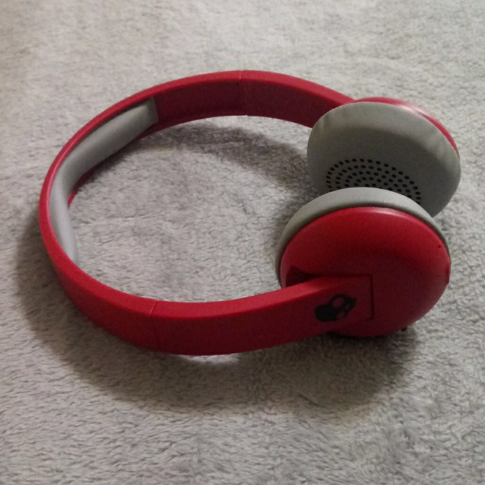 Skull Candy Uproar Wireless Bluetooth Headphones